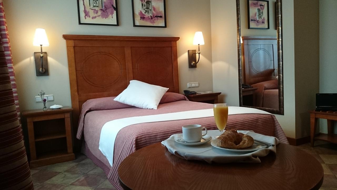 Hotel Pamplona Villava Dış mekan fotoğraf