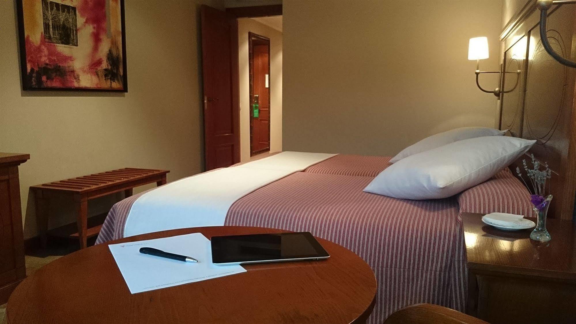 Hotel Pamplona Villava Dış mekan fotoğraf